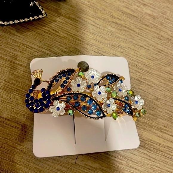 Peacock hairclip - Picture 2 of 2